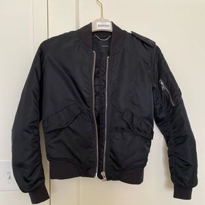 Aritzia Talula Whitby bomber jacket xs